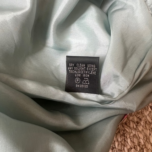 Lafayette 148 New York Chic Metallic Floral Print Pencil Skirt, Women Size 6. - Picture 5 of 6